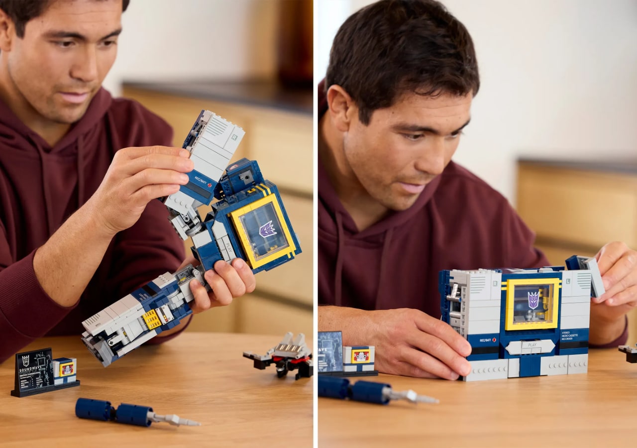 Personne construisant une maquette de robot en LEGO.
