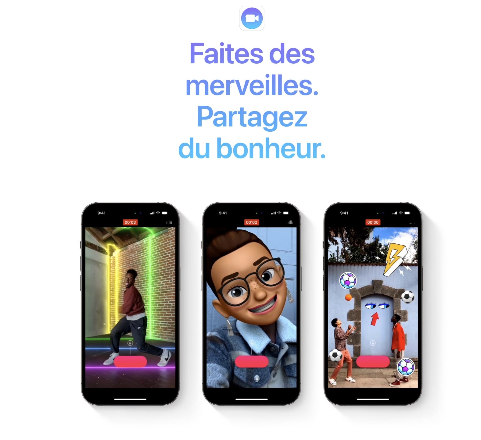 Trois écrans de téléphone affichent des vidéos amusantes.