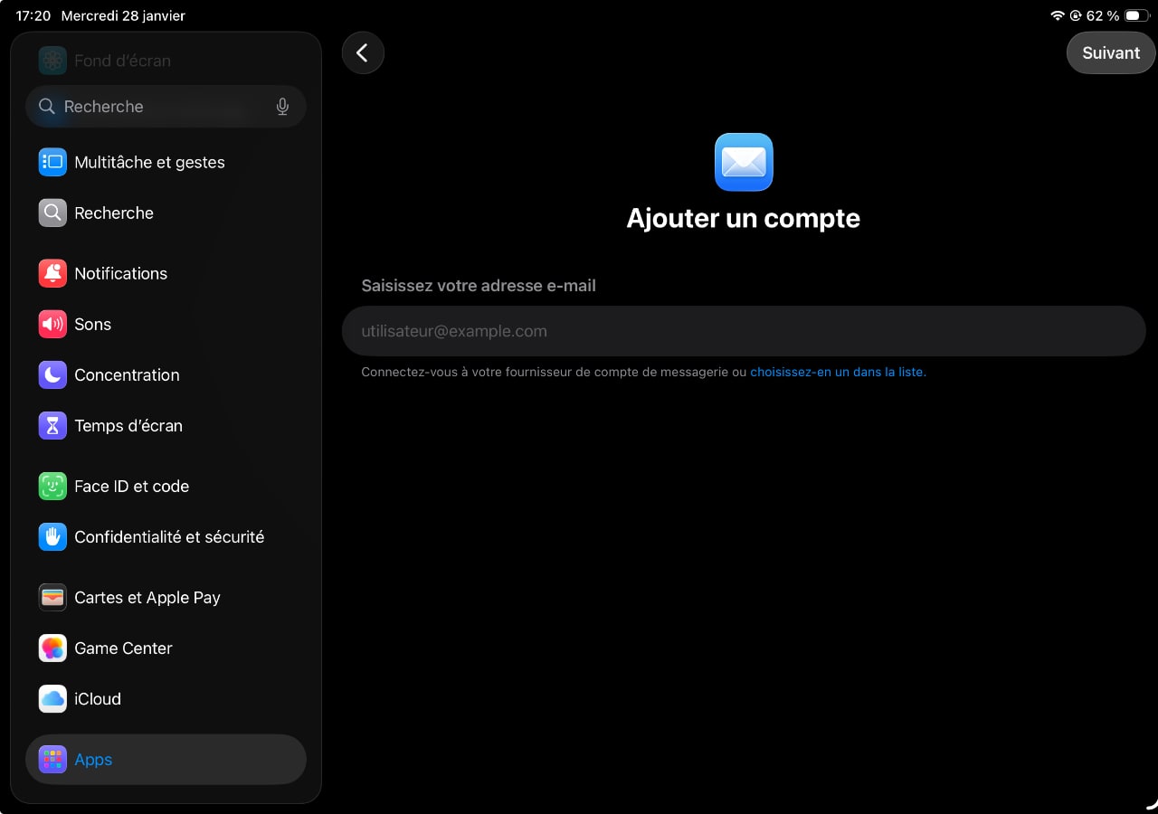 Écran d'ajout de compte email iPad.